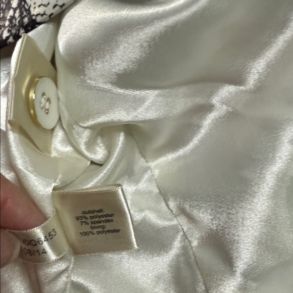 The Limited Black and White Floral Blazer - Picture 3 of 3